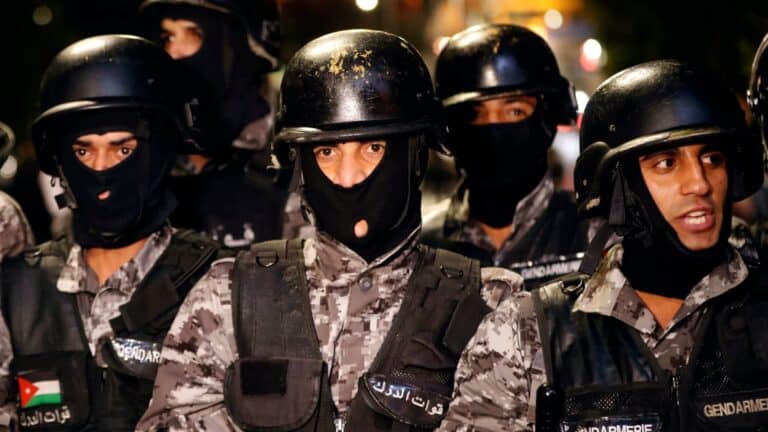 القضاء الأردني يحكم بالإعدام على زوج أردني قتل زوجته وأحرقها بدم بارد watanserb.com