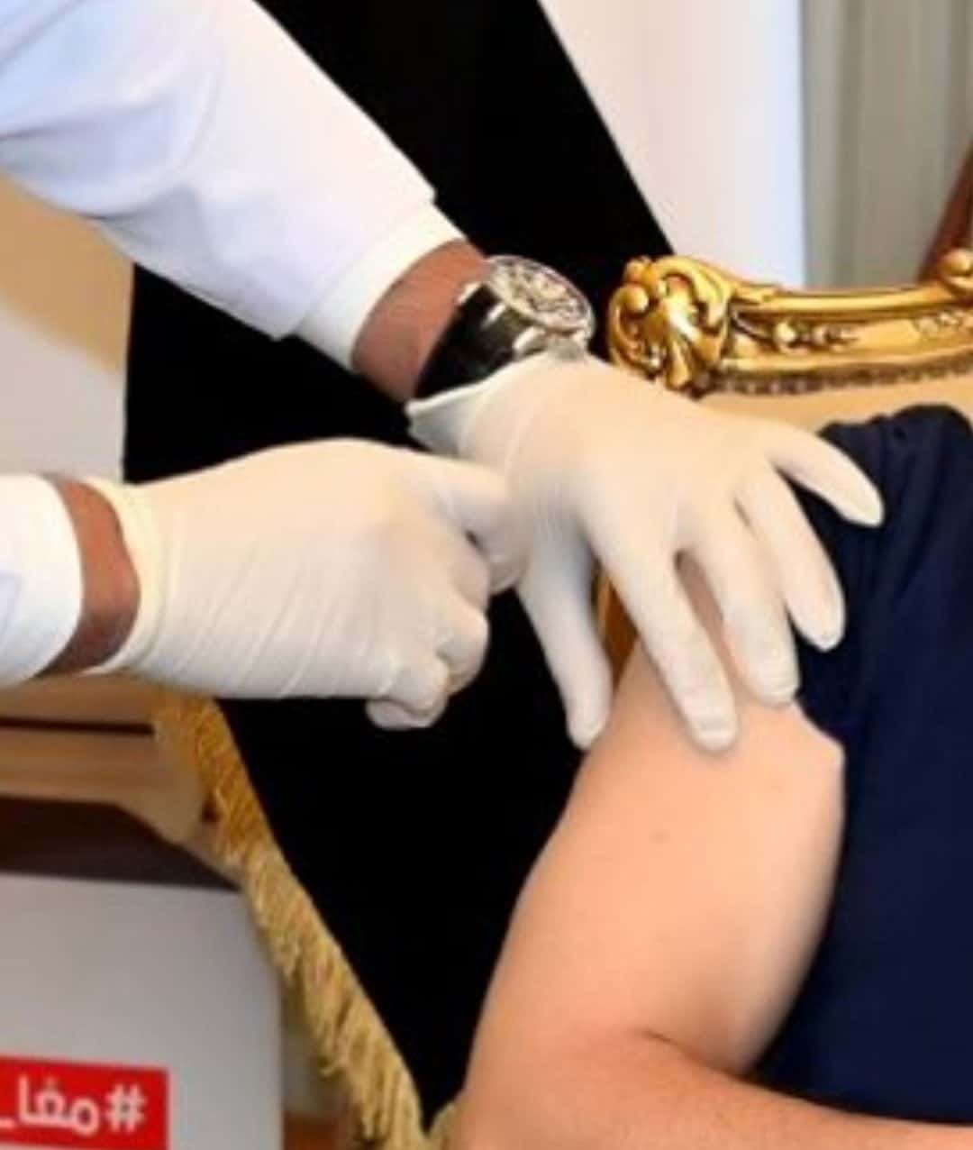 السيسي يتلقى لقاح كورونا بدون ابرة!