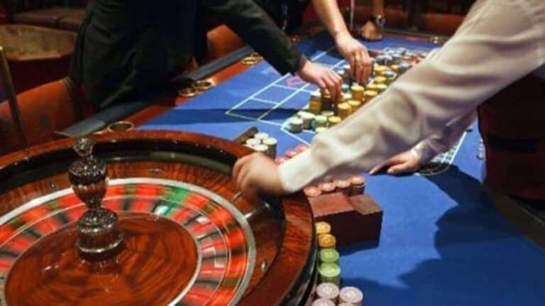 ما قصة تصاريح القمار في دبي التي أثارت استياء محمد بن راشد! انتشرت شائعات عن إصدار حكومة دبي تصاريح لبعض المنشآت لمزاولة القمار داخلها watanserb.com