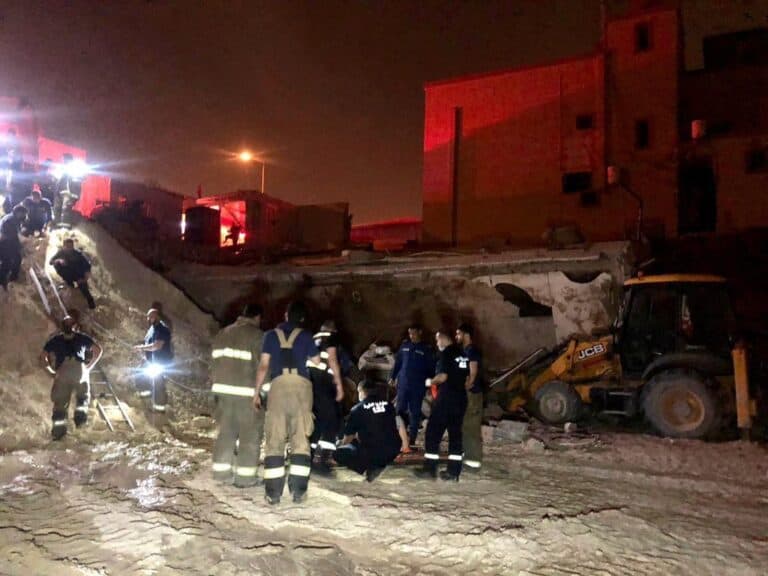 انهيار ملحق سكني في الكويت watanserb.com