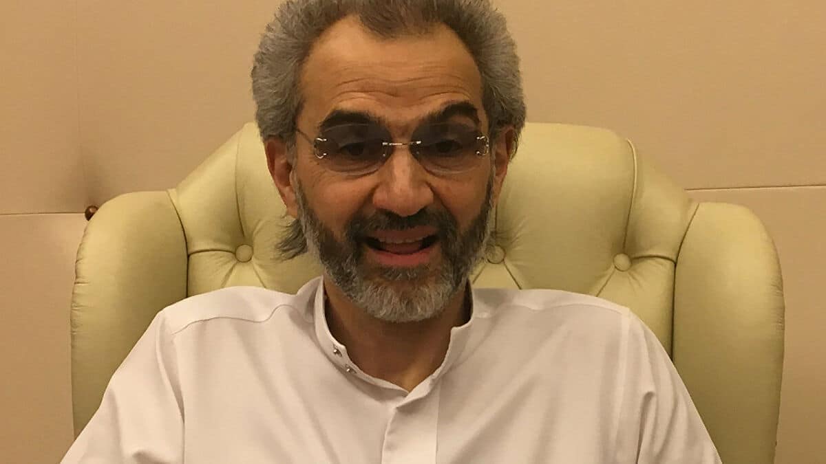 الوليد بن طلال يوقع على صفقة لبيع فنادق للملياردير الأمريكي بيل غيتس watanserb.com