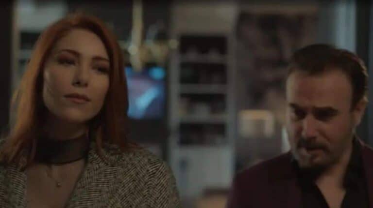 مشهد صفع مؤخرة دانييلا رحمة من الفنان باسم مغنية يثير ضجة واسعة .. وهكذا رد الأخير! مشهد "صفع المؤخرة" لدانييلا رحمة وباسم مغنية يثير ضجة watanserb.com