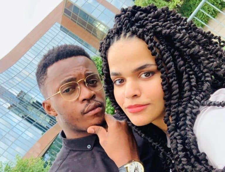 رهف القنون تنشر صورة فاضحة .. والوشوم تغطي ذراعها! رهف القنون watanserb.com