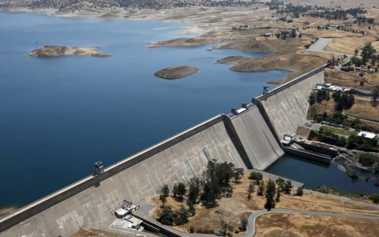 كاتب مصري يقول إن هناك عشرة أسباب تبرر قانونياً وعملياً تدمير سد النهضة watanserb.com