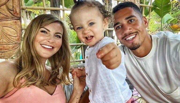 تفاصيل سرقة منزل نجم روما الإيطالي “سمولينج” بعد تهديد زوجته وأولاده اللاعب الإنجليزي كريس سمولينج وسرقة منزله watanserb.com