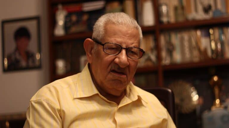 وفاة مكرم محمد أحمد تقسم المصريين.. بوق “العسكر” بكل العصور الذي هاجمه مرسي على الهواء مكرم محمد أحمد watanserb.com