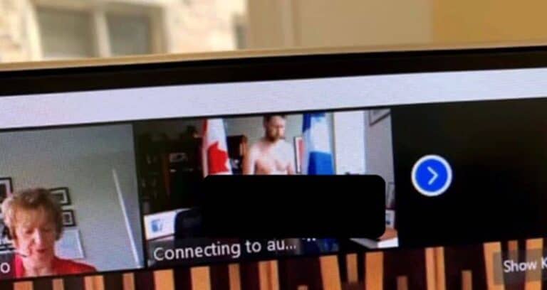 نائب كندي يظهر عاريا watanserb.com