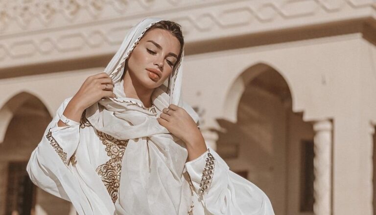 الراقصة جوهرة في مسجد بالغردقة watanserb.com