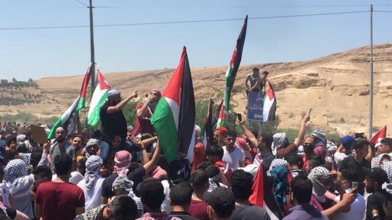 الزحف الأردني نحو فلسطين watanserb.com