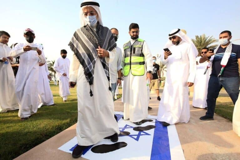 الكويت تطلق حملة لجمع تبرعات اغاثية لقطاع غزة watanserb.com