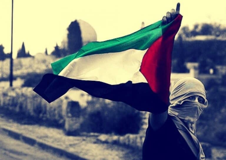 طفل عماني يضع خطة لتحرير فلسطين.. فأين حكام العرب؟ (فيديو) تحرير فلسطين watanserb.com