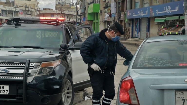 أردني يعتدي على زوجته watanserb.com