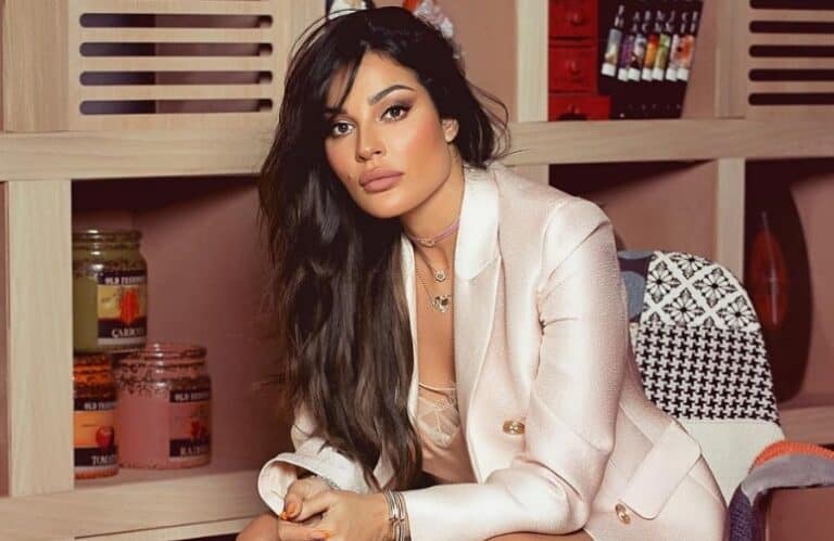 نادين نجيم تثير الجدل بارتدائها شورت watanserb.com