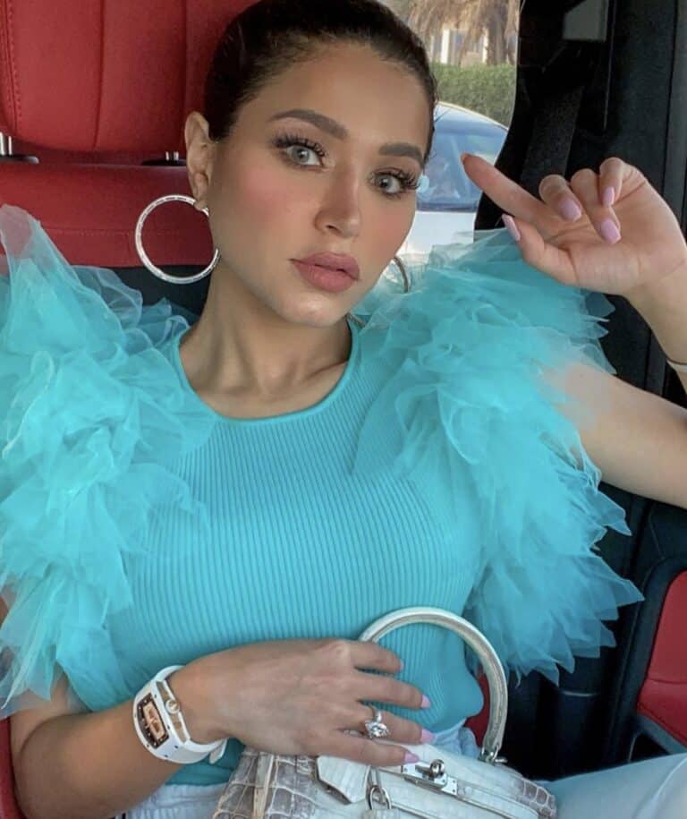 نهى نبيل تتعرض للسرقة من قبل صديقها وما أخذه بسعر سيارة!ـ فيديو نهى نبيل تتعرض للسرقة watanserb.com