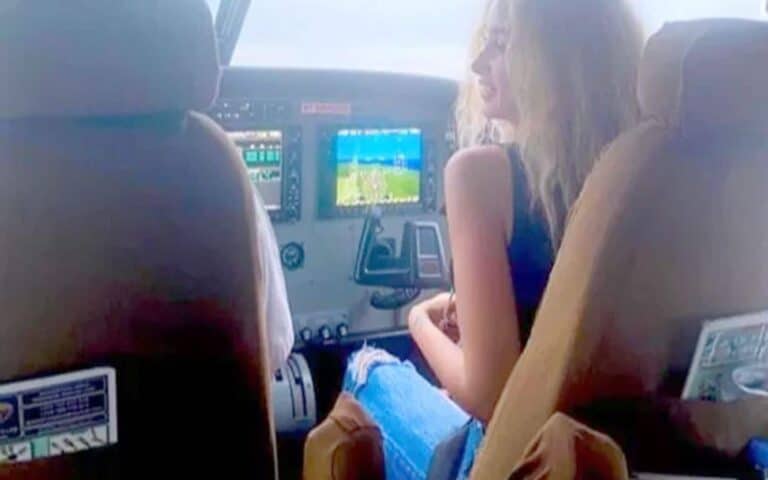 الفنانة المصرية هنا الزاهد تظهر في طائرة watanserb.com