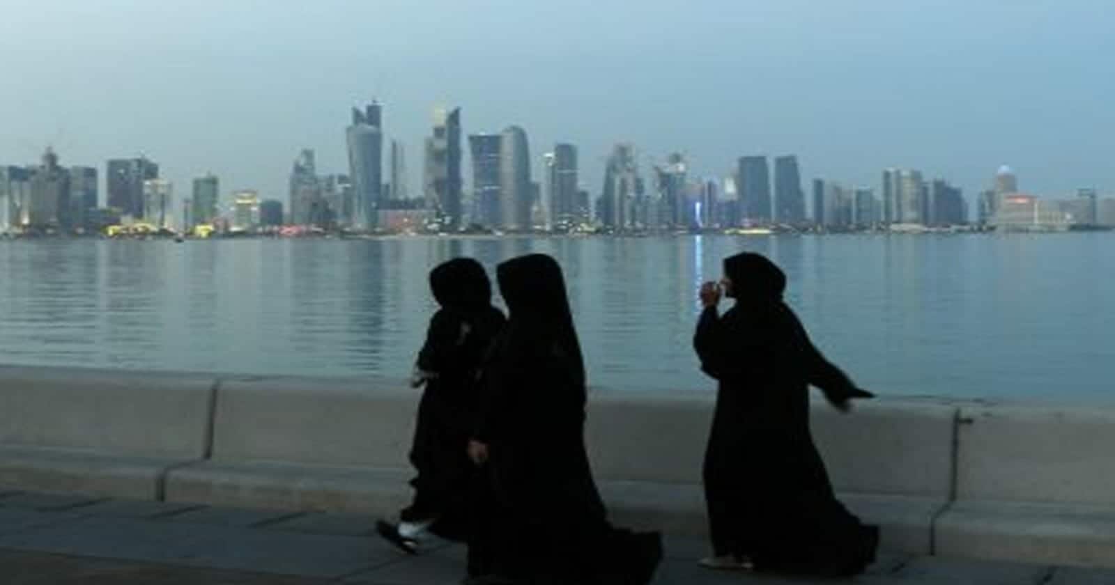 أول صورة لـ الطبيب المتحرش الذي فجر غضب القطريين بعد فضح ممارساته المشينة مع المريضات صورة الطبيب المتحرش watanserb.com