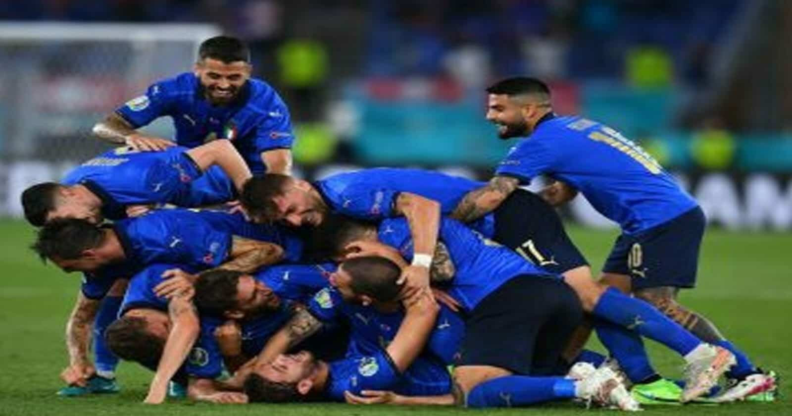 “شاهد” إيطاليا أول المتأهلين إلى الثمن النهائي في بطولة اليورو بعد الفوز على سويسرا إيطاليا وسويسرا watanserb.com
