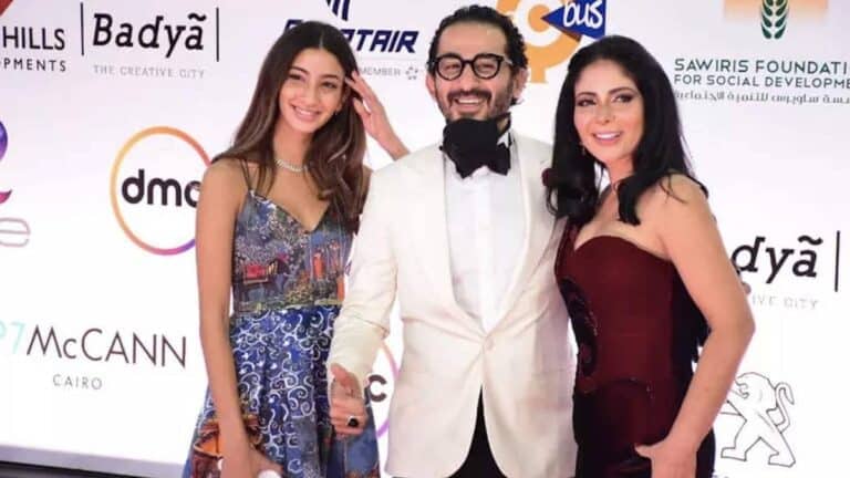 أحمد حلمي يرقص مع ابنته watanserb.com