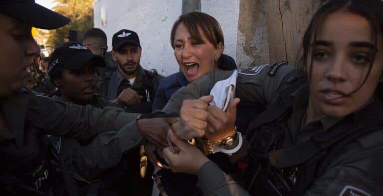 اعتقال جيفارا البديري مراسلة قناة الجزيرة في القدس watanserb.com