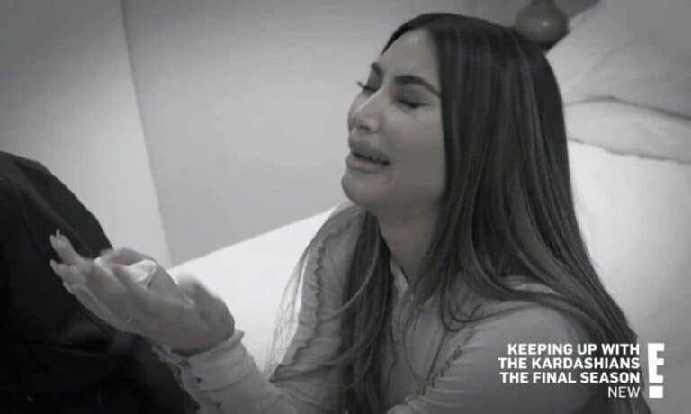 بكاء كيم كارداشيان watanserb.com