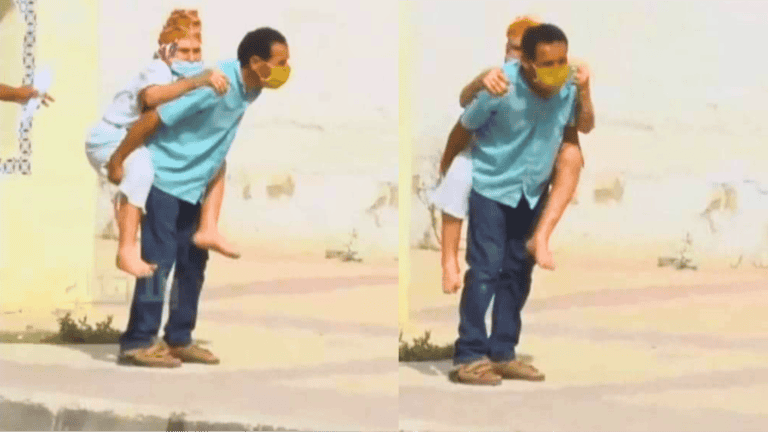 تونسي يحمل والدته المريضة على ظهره لإيصالها إلى المستشفى يلقى تفاعلاً واسعاً (شاهد) تونسي يحمل والدته المريضة على ظهره watanserb.com