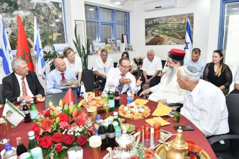 سفير المغرب يزور العفولة لتوثيق علاقات التطبيع watanserb.com