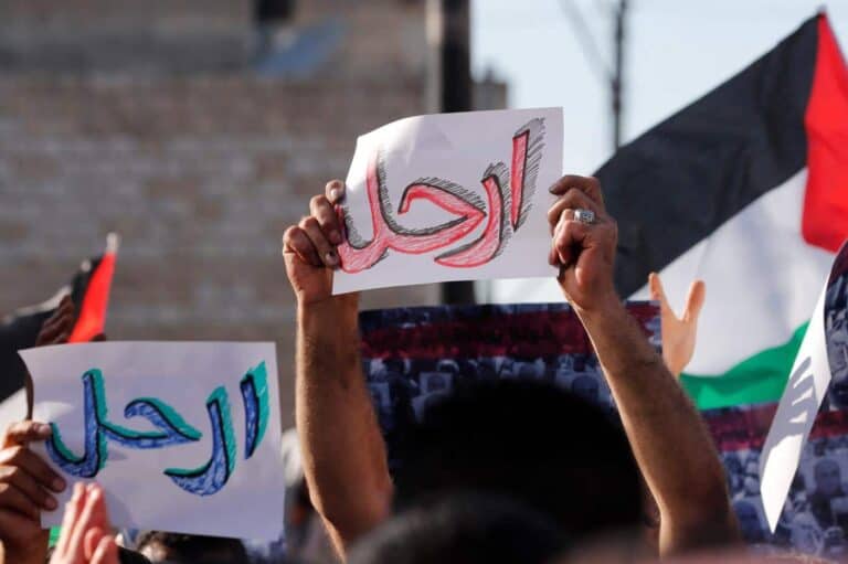 “ميدل إيست آي” عن مقتل نزار بنات: لماذا أصبحت أيام السلطة معدودة!؟ مقتل نزار بنات watanserb.com