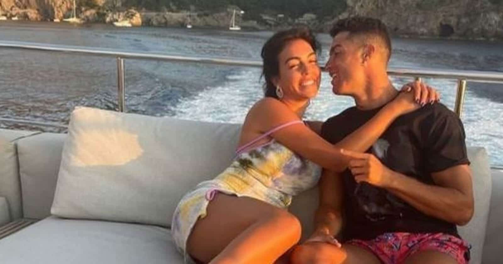 جورجينا ورونالدو على اليخت 