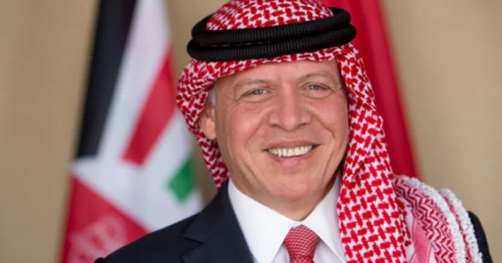اقتراح حلول للملك عبدالله الثاني لتعزيز الاستقرار وإرضاء الشعب الأردني وسط الأزمات الراهنة ملك الأردن والملكة رانيا watanserb.com