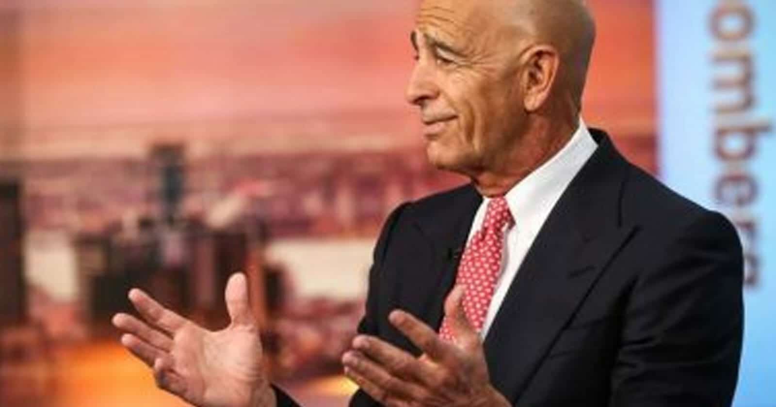 عبدالخالق عبدلله مستشار ابن زايد يتبرأ من توم باراك بعد أن استخدمته الإمارات لصالحها عبدالخالق عبدالله وتوم باراك watanserb.com