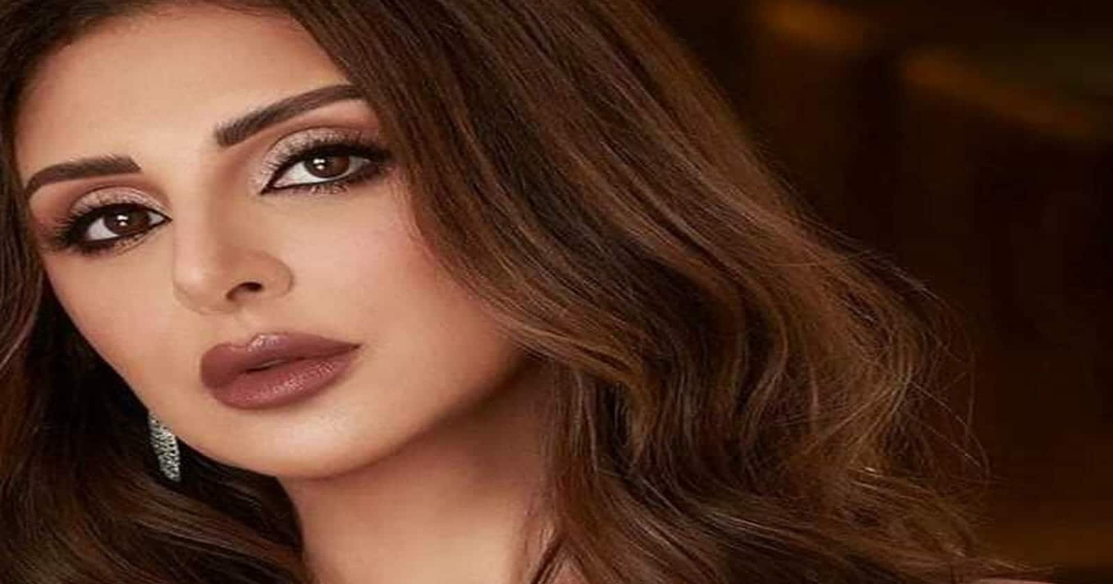 أنغام تثير الجدل في دار الأوبرا المصرية بحوارها مع رجل من الحضور :”أنا مش عجباك” أنغام في دار الأوبرا المصرية watanserb.com
