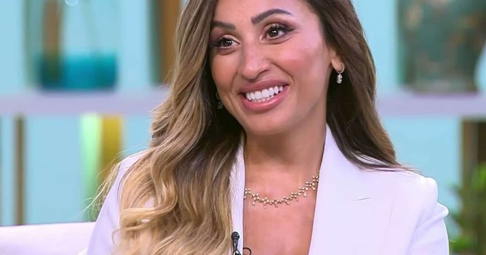 دينا الشربيني بملابس وحركات مثيرة في الجيم .. هل هي رسالة لعمرو دياب! دينا الشربيني في الجيم watanserb.com