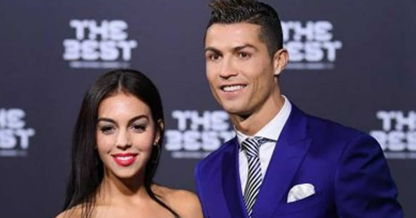 رونالدو يغازل صديقته جورجينا بصورة رومانسية والأخيرة تعلق عليها (صور) رونالدو وجورجينا watanserb.com