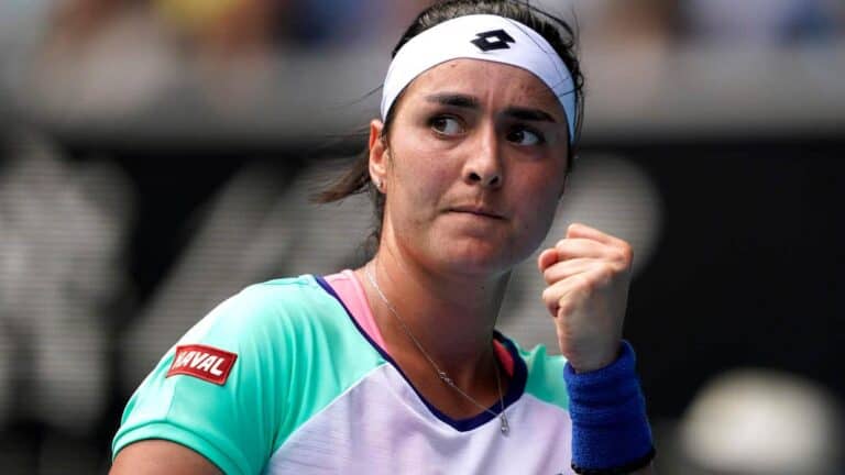 أنس جابر ومضربها الخاص watanserb.com