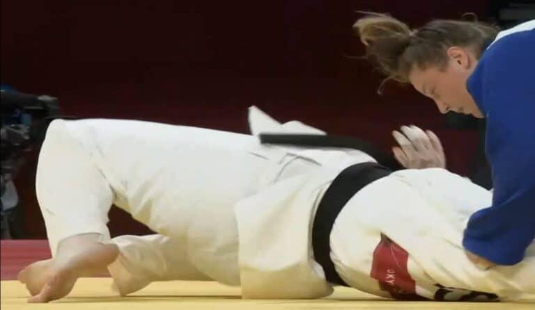 السعودية تهاني القحطاني لم تنسحب بشرف فخسرت بذلّ من منافستها الإسرائيلية! هزيمة تهاني القحطاني watanserb.com