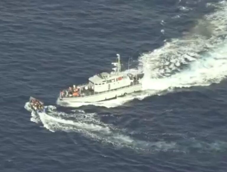 خفر السواحل الليبي كاد يرتكب مجزرة في مياه البحر watanserb.com