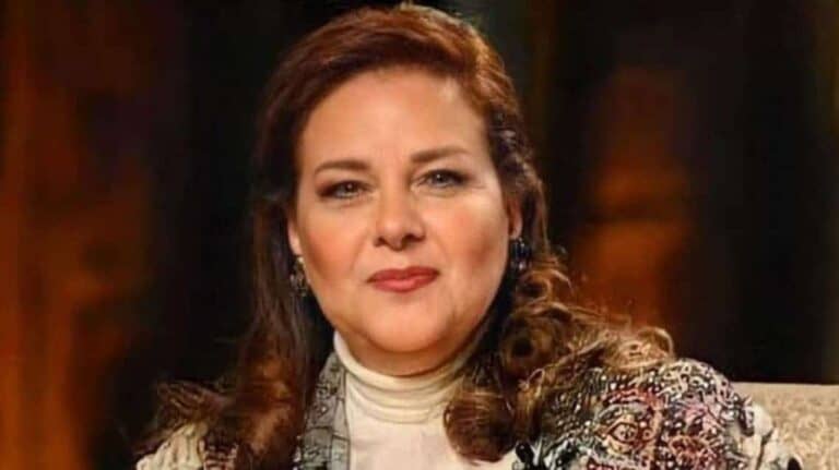 دلال عبد العزيز تكشف عن وضع ابنتها إيمي كاميرات في المنزل لمراقبة كلابها خلال لقائها الإعلامي شائعة وفاة دلال عبدالعزيز watanserb.com