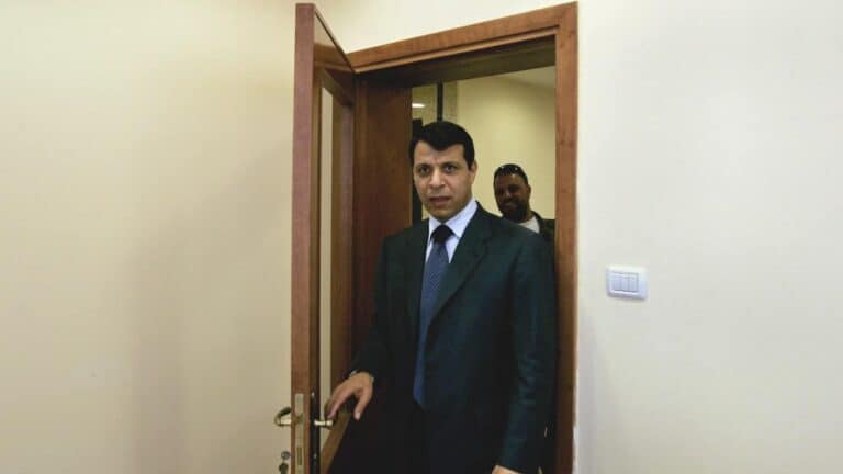 مصر والإمارات طلبتا من محمد دحلان تشكيل حزب جديد بعد فشل تياره الاصلاحي تيار الإصلاح الديمقراطي يرد على الأنباء التي تتحدث عن طرد محمد دحلان من الإمارات watanserb.com