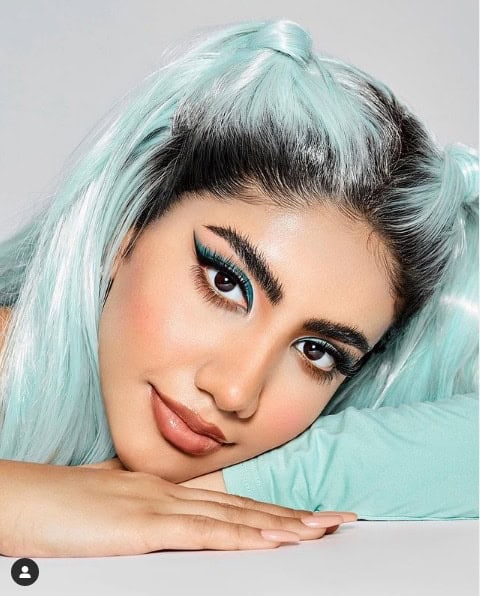 نور نعيم المعروفة نور ستارز