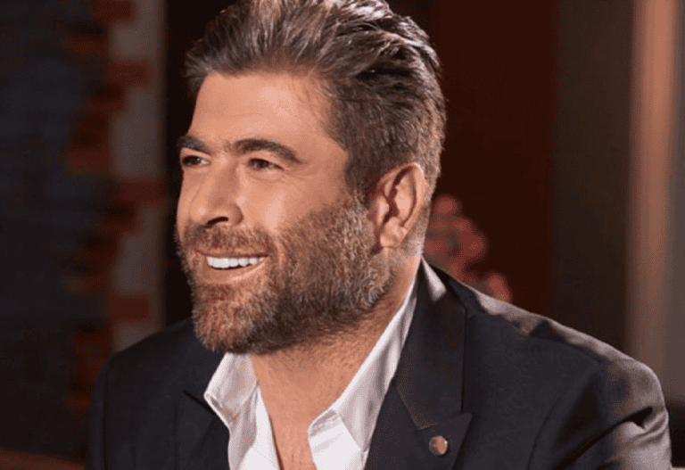 وائل كفوري ظهر عليه الشيب في كليبه الجديد “البنت القوية” وأنتجه على حسابه بحديقة منزله (فيديو) وائل كفوري watanserb.com