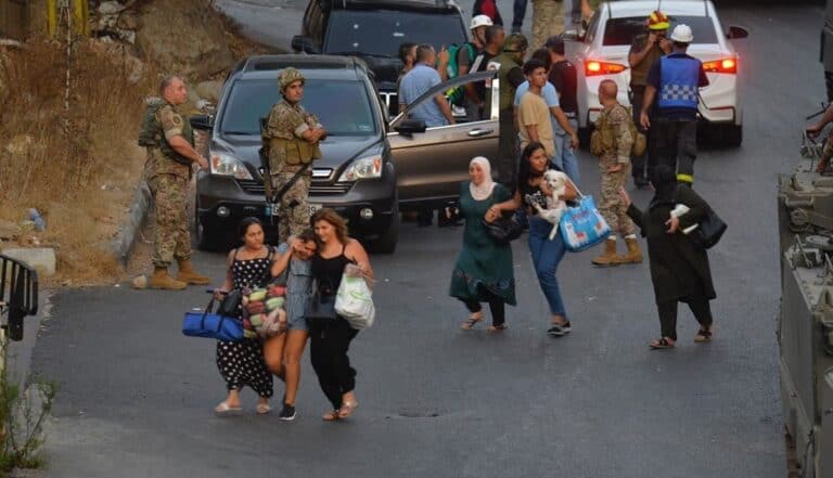 اشتباكات مسلحة وسقوط قتلى والجيش ينسحب.. ماذا يحدث في خلدة بلبنان؟ اشتباكات في خلدة اللبنانية watanserb.com