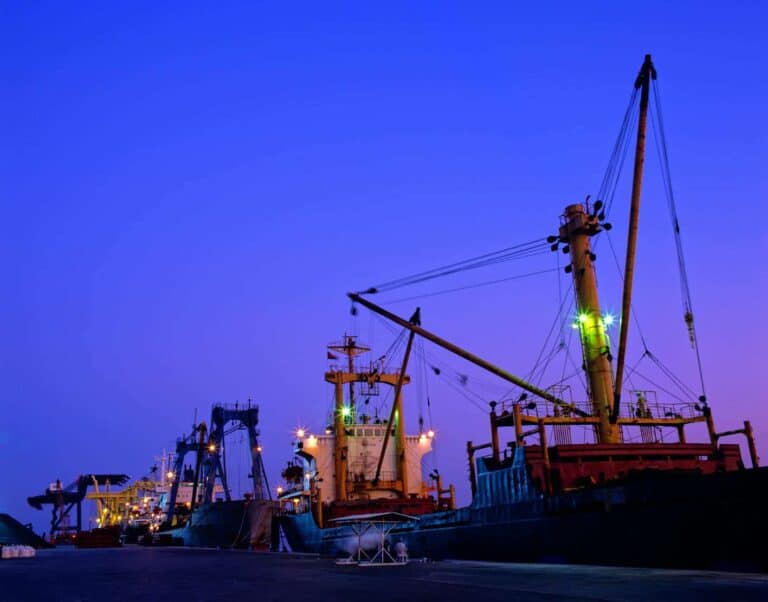 ميناء صحار بسلطنة عمان watanserb.com