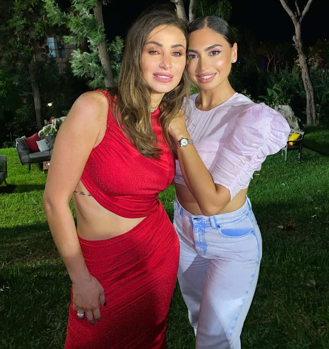 أنابيلا ونيكول