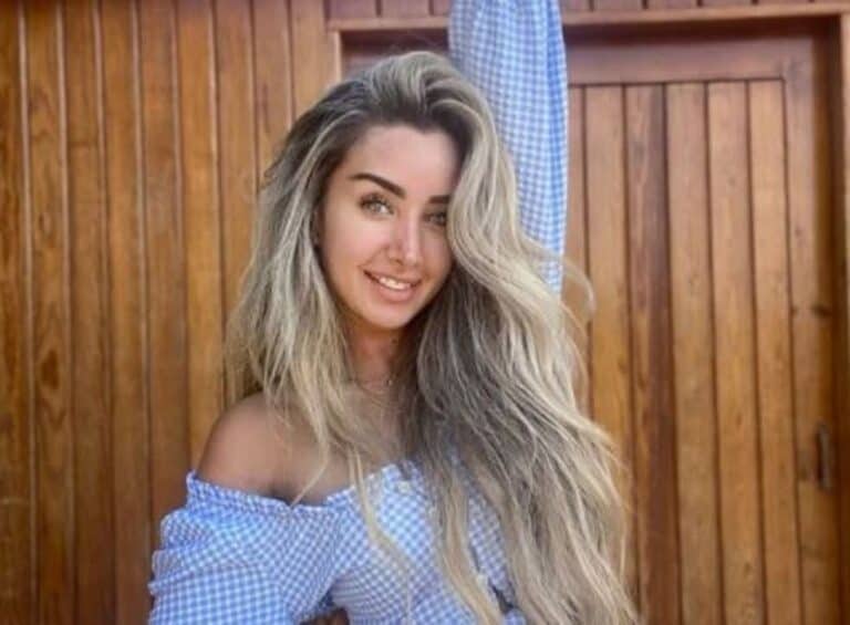 هنا الزاهد تتألق بتصوير عفوي مع زوجها بدون مكياج في أجواء منزلية مريحة هنا الزاهد تشارك جمهورها صورة من منزلها بدون مكياج watanserb.com