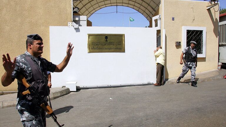 محتال في الديوان الملكي watanserb.com