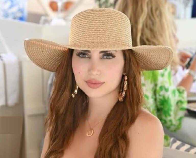 نسرين طافش تمارس "اليوغا" بملابس مثيرة أمام المحيط watanserb.com