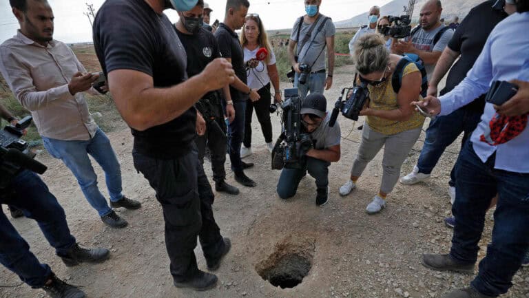 الاحتلال يغلق فتحة نفق سجن جلبوع الذي استخدمه الأسرى الستة في الهروب watanserb.com