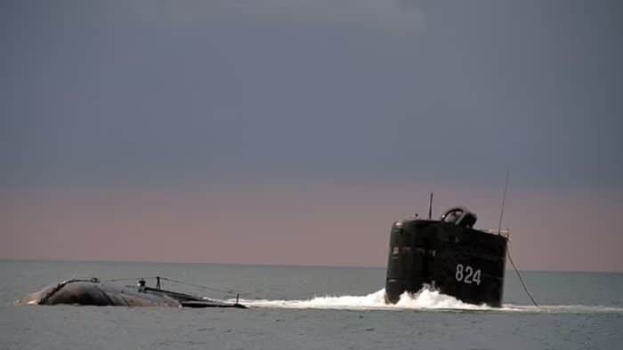 استخدام غواصة في تجربة إطلاق صاروخ باليستي 