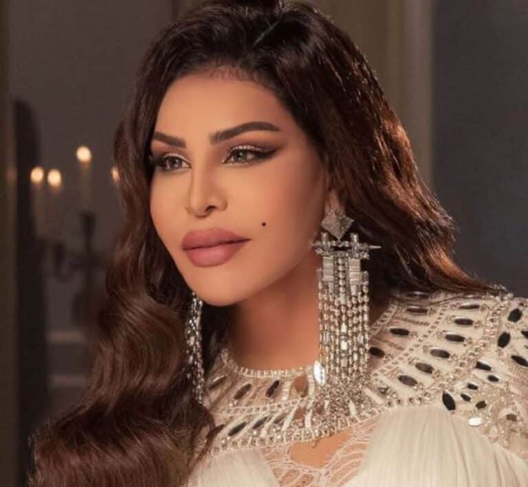 أحلام تبهر الجميع بفستانها المرصع بالذهب المعتق watanserb.com