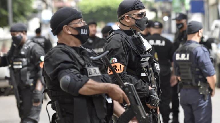 الجزائر يحبط مؤامرة دبرتها شبكة إرهابية انفصالية بدعم من الكيان الصهيوني ودولة بشمال إفريقيا watanserb.com